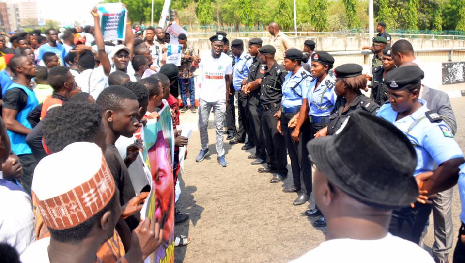 Protesters Storm Aso Villa, Demand Release of Political Prisoners